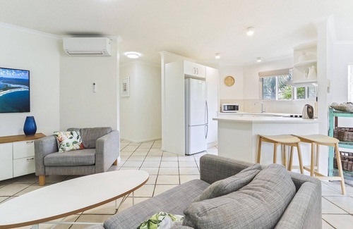 Sunshine Beach Apartment | Seaside apartment minutes from Sunshine Beach