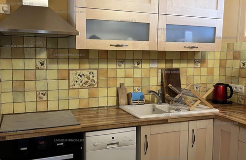 Sanary-sur-Mer Apartment | Seaside apartment within walking distance to the beach and port with sea view terrace for 5