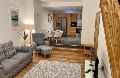 Anstruther House | Seaside Apartment - Sleeps 6 & Pet friendly