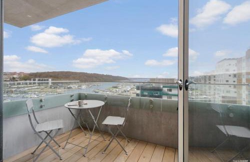 Aarhus C Apartment | Seaside apartment with magical balcony view