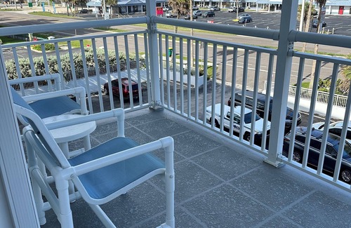 South Patrick Shores Condo | Seaside Bliss 2BR Beach Condo