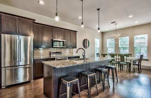 Frangista Beach House | Seaside Bliss: 4B/4B, Patio, BBQ, Pool, Near Beach