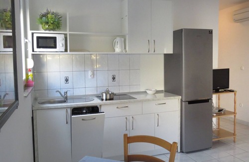 Mandre Apartment | Seaside Bliss in Mandre