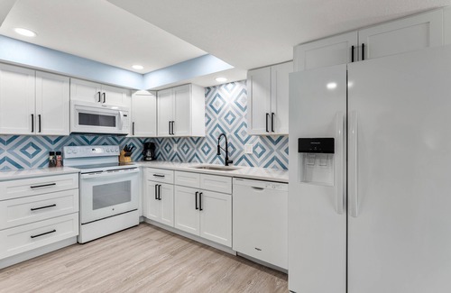 Satellite Beach Condo | Seaside Bliss: Renovated Oceanfront Condo, Family & Pet Friendly 🏝️🐾