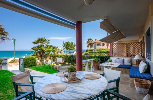 Pefkochori House | Seaside Bungalow