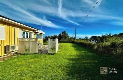 Gressvik House | Seaside cabin in Fredrikstad with private jetty, BBQ & sea view