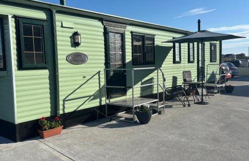 Quilty House | Seaside Chalet