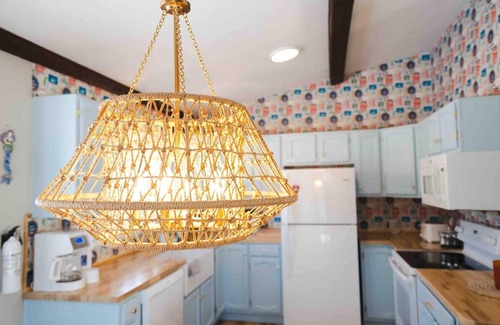 Jamestown House | Seaside charm meets modern comfort at the Nautical Nest!