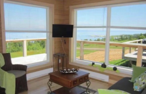 Arisaig Cottage | Seaside Cottage at Steinhart Distillery with ocean views. Pet-friendly!