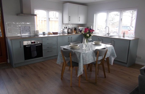 Fortrose Cottage | Seaside cottage by a sandy beach - dolphins, golf, near Inverness and Loch Ness