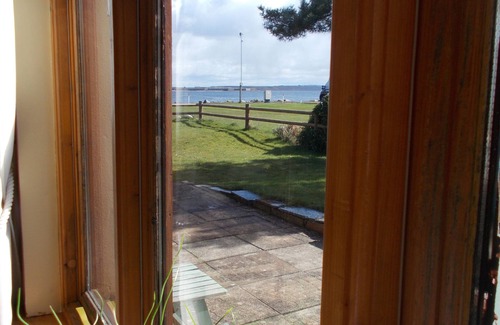 Fortrose Cottage | Seaside cottage by a sandy beach - dolphins, golf, near Inverness and Loch Ness