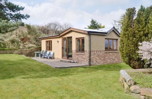 Fortrose Cottage | Seaside cottage by a sandy beach - dolphins, golf, near Inverness and Loch Ness