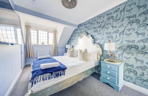 New Forest District House | Seaside Cottage with Hot Tub in Calshot
