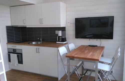 Tofta Cabin | Seaside cottage with private lake plot, jetty and boat
