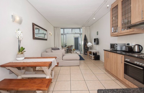 Big Bay Apartment | Seaside Deluxe Apartment, upmarket self catering accommodation in Big Bay