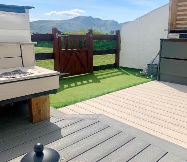 Deganwy House | Seaside Escape - Deganwy Beach Cottage - Sea Views & Golf Course Views