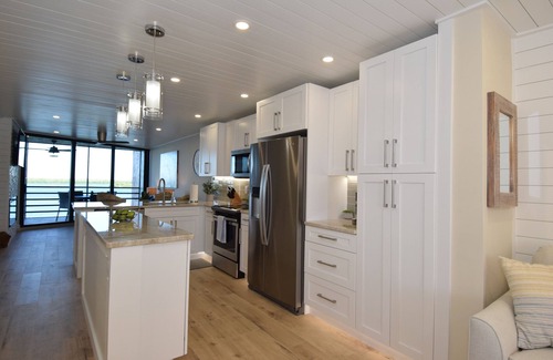 Marco Island Condo | Seaside Escape -Luxurious 2 Bedroom Condo