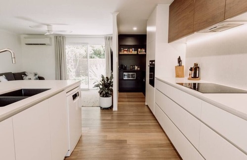 Mount Coolum House | Seaside Escape on 'Tanah'