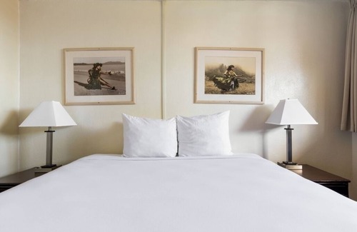 Kahului Hotel | Seaside Escape! On-site Pool, Short Drive to Paukukalo Beach!