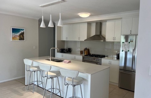 Dunsborough House | Seaside escape, pet friendly, close to beach, suites families or couples