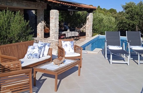 Veliki Drvenik House | Seaside family friendly house with a swimming pool Cove Pernatice, Drvenik (K-11590)