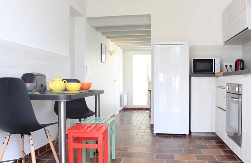 Domino House | Seaside 4-Room House, 6 Sleeps, 100m from Beach, Parking, Terrace - Saint-Georges-d'Oléron