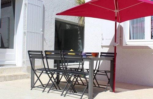 Domino House | Seaside 4-Room House, 6 Sleeps, 100m from Beach, Parking, Terrace - Saint-Georges-d'Oléron