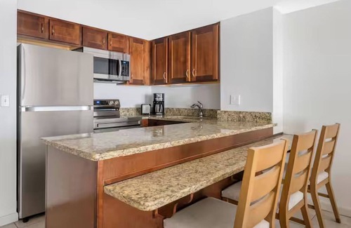 Daytona Beach Hotel | Seaside Fun! Balcony King Suite + Pool, Fitness, Arcade & Boardwalk!