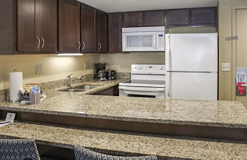Daytona Beach Hotel | Seaside Fun! Balcony King Suite + Pool, Fitness, Arcade & Boardwalk!
