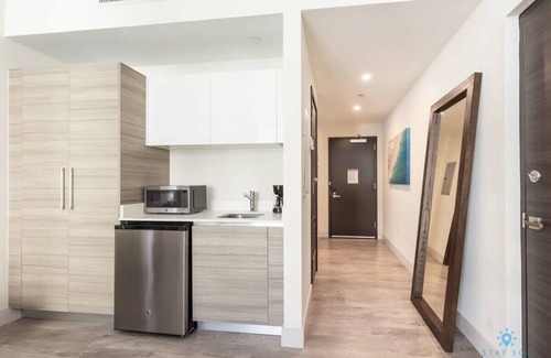 Hollywood Apartment | Seaside Gemstone Studio Escape