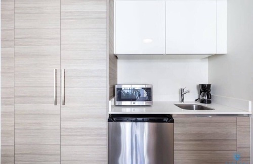 Hollywood Apartment | Seaside Gemstone Studio Escape