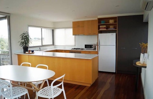 Connewarre House | Seaside getaway in Barwon heads