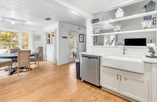 Seaside House | Seaside "Going Coastal" |3BR | 3.5 Baths| Sleeps 6 | 2 KINGS| Bikes