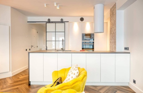 Duinbergen Apartment | Seaside Haven for 6 with Parking in Knokke