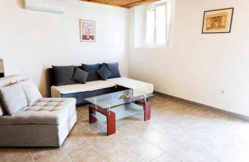Tivat Apartment | Seaside Heaven