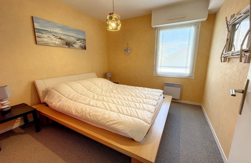 Saint-Martin de Brehal Apartment | Seaside holiday flat with terrace