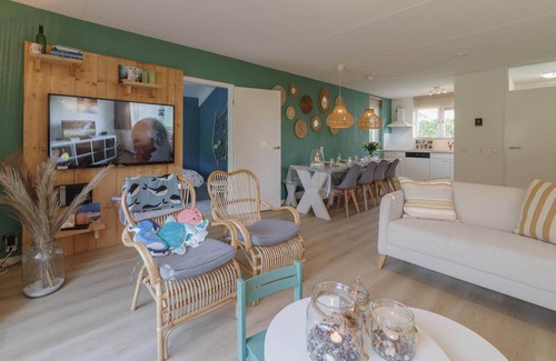 Wemeldinge House | Seaside Holiday Home with Sauna