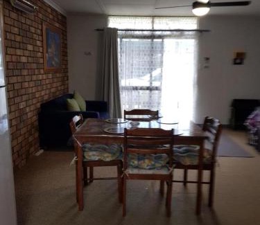 Kingscote Apartment | Seaside Lodge- Hurry, book now for backpackers price with 2 bedrooms-Esplanade and Buller St Kingscote-pay half then other half a week before arrival
