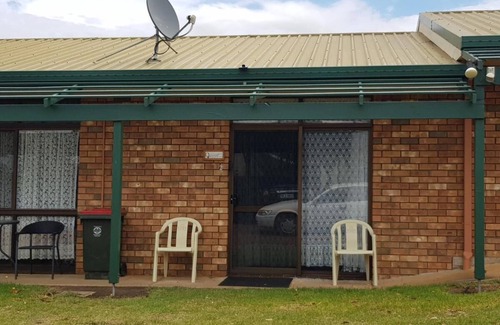 Kangaroo Island Apartment | Seaside Lodge in Esplanade in Buller St. Kingscote-Sale now-Cheapest in K.I.