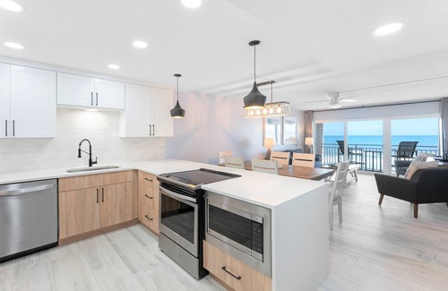 Satellite Beach Condo | Seaside Luxury Penthouse W/Heated Pool + Stunning Ocean Views 🌊