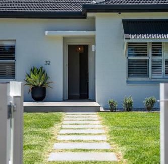 Grange House | Seaside on Swan Laneway Retreat