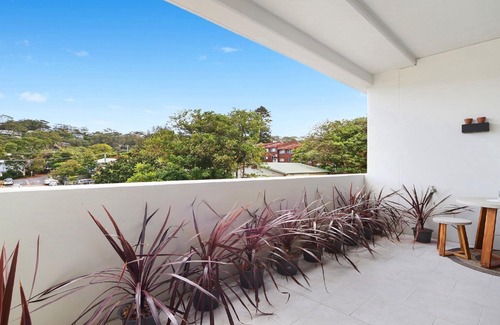 Terrigal Apartment | SEASIDE PINES | Short walk to beach | Accom Holidays