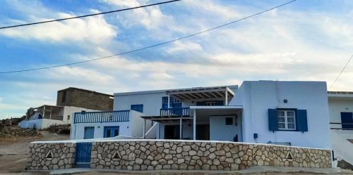 Kimolos Apartment | Seaside Residence Kiki Prassa,Kimolos