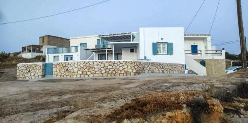 Kimolos Apartment | Seaside Residence Kiki Prassa,Kimolos