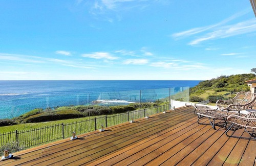 Forresters Beach House | Seaside Retreat - Spectacular Ocean Views