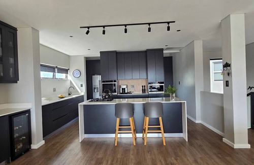 Langebaan House | Seaside Retreat in Langebaan with Hot Tub and BBQ