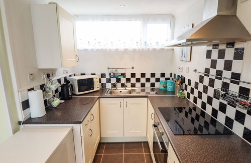 Chapel Saint Leonards Cottage | SEASIDE RETREAT, pet friendly, with a garden in Chapel St Leonards