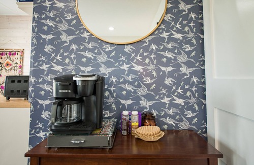 Dungeness Apartment | Seaside Saloon Hot Tub Getaway