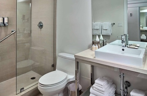 East Fort Lauderdale Hotel | Seaside Sanctuary with Outdoor Swimming Pool, Pets Allowed!