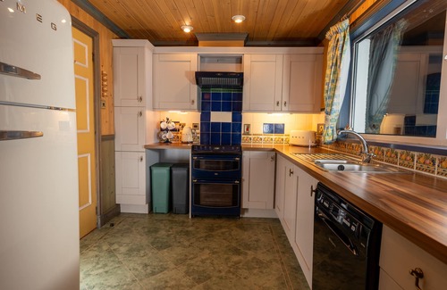 Breakish Cottage | Seaside Sauna Escape at Ptarmigan Cottage